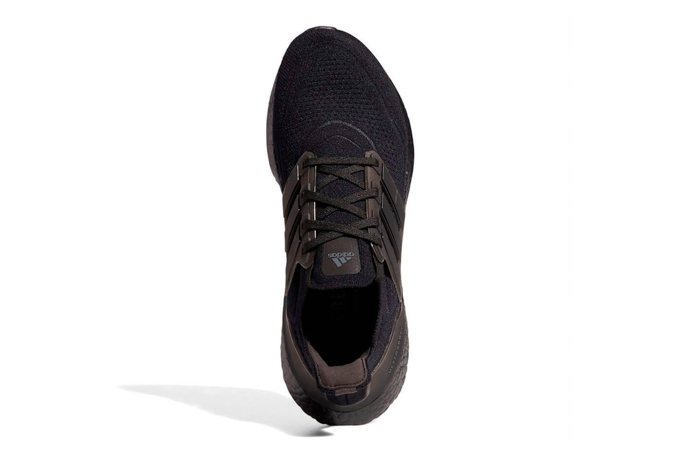 Der adidas Ultraboost 21 „Triple Black“ erscheint am 4. Februar