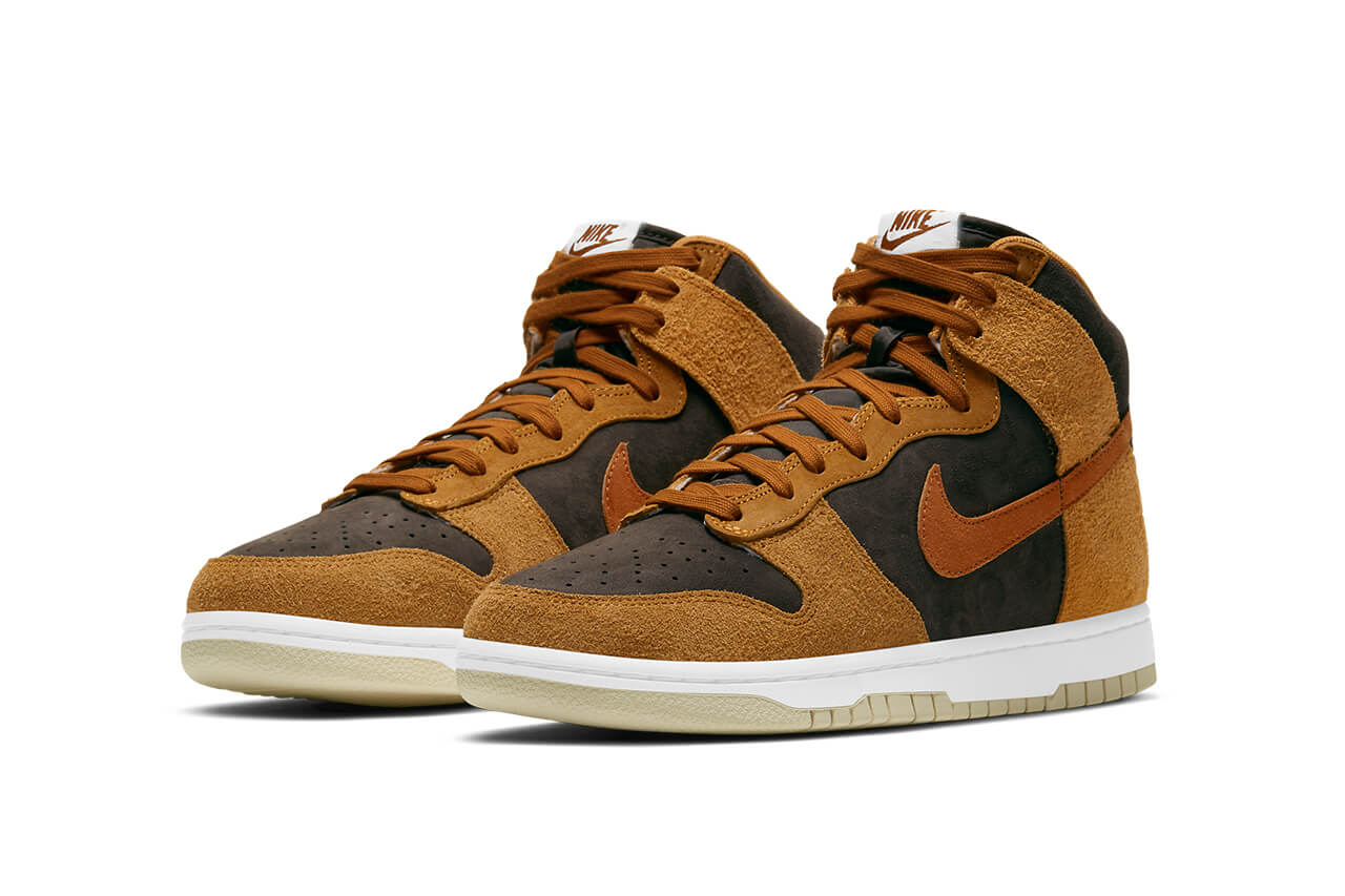 „Dark Russet“ ist die neueste Farbstellung des Nike Dunk High Premium