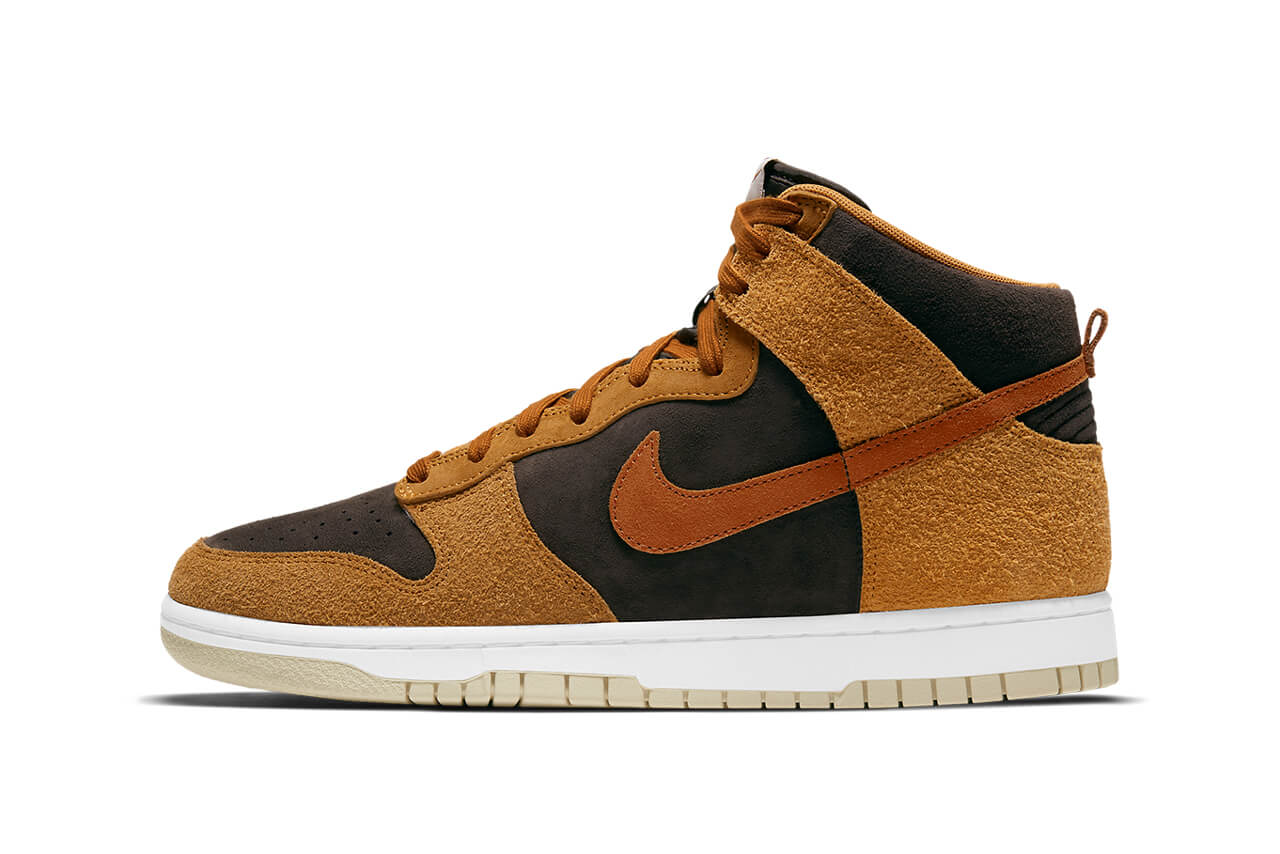 „Dark Russet“ ist die neueste Farbstellung des Nike Dunk High Premium