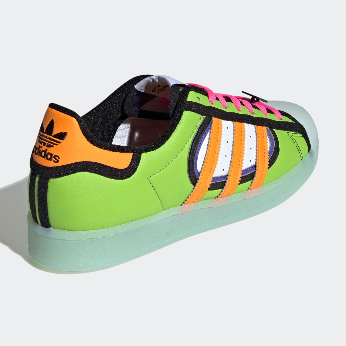 Take a sip! adidas Originals & The Simpsons bringen den Superstar im Squishee-Colorway