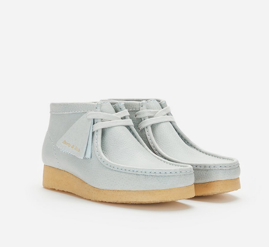 Tausche Sneaker gegen Wallabees - Die Clarks Originals x Sporty & Rich collab