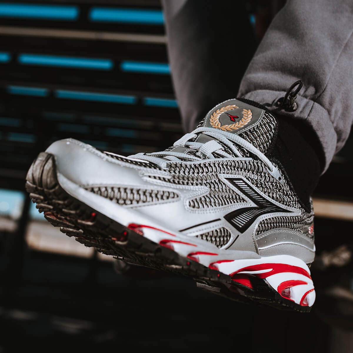 Diadora bringt den Runner "Mythos 280 GB" in limitierter Auflage zurück