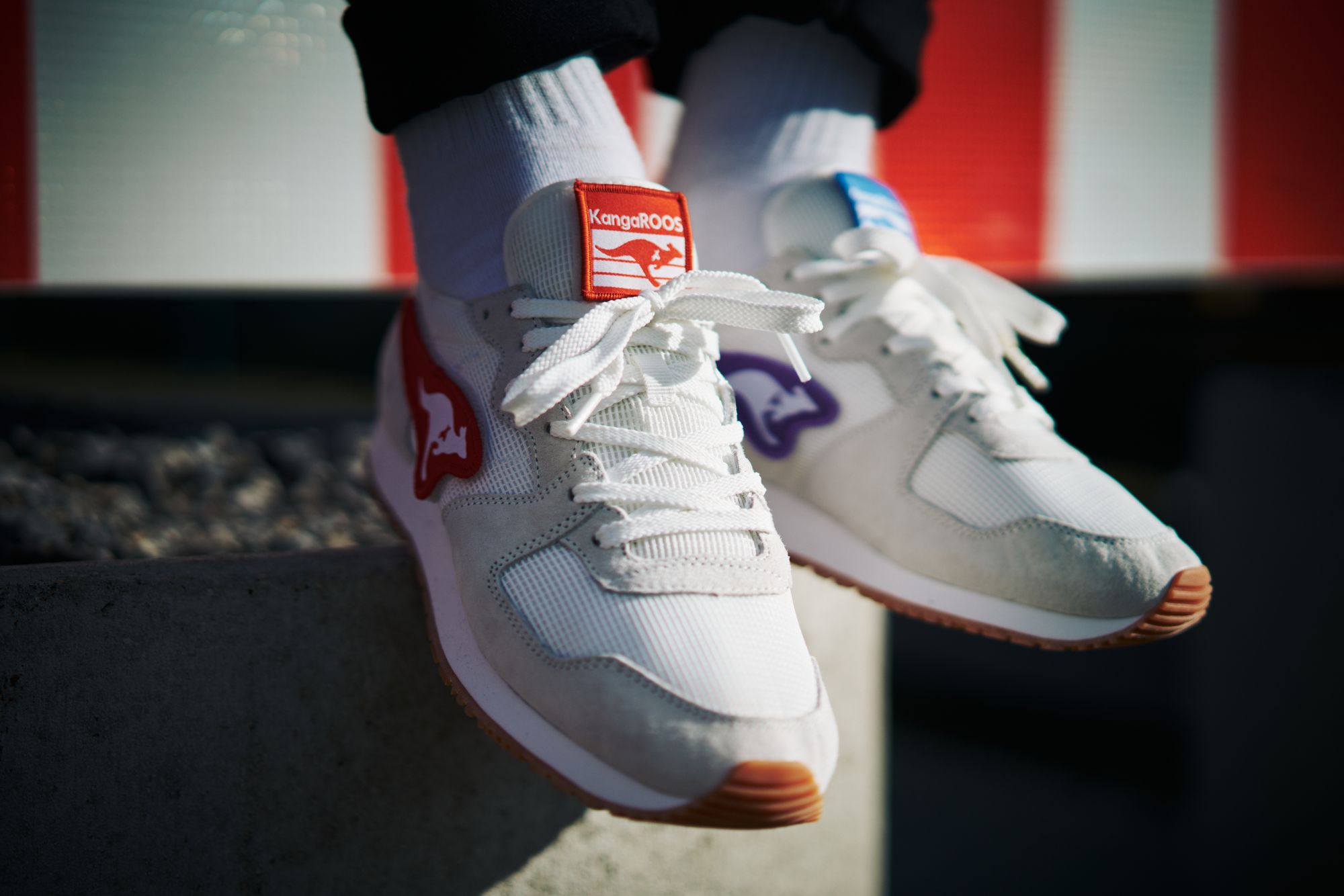 Switch it up - der KangaROOS Aussie Velcro kommt mit bunten Logo-Patches zum Wechseln