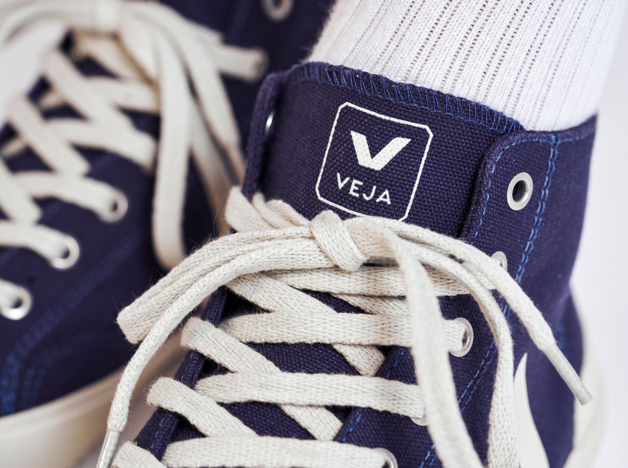 Der andere Court – VEJA spielt auch Basketball: Nova HT Canvas