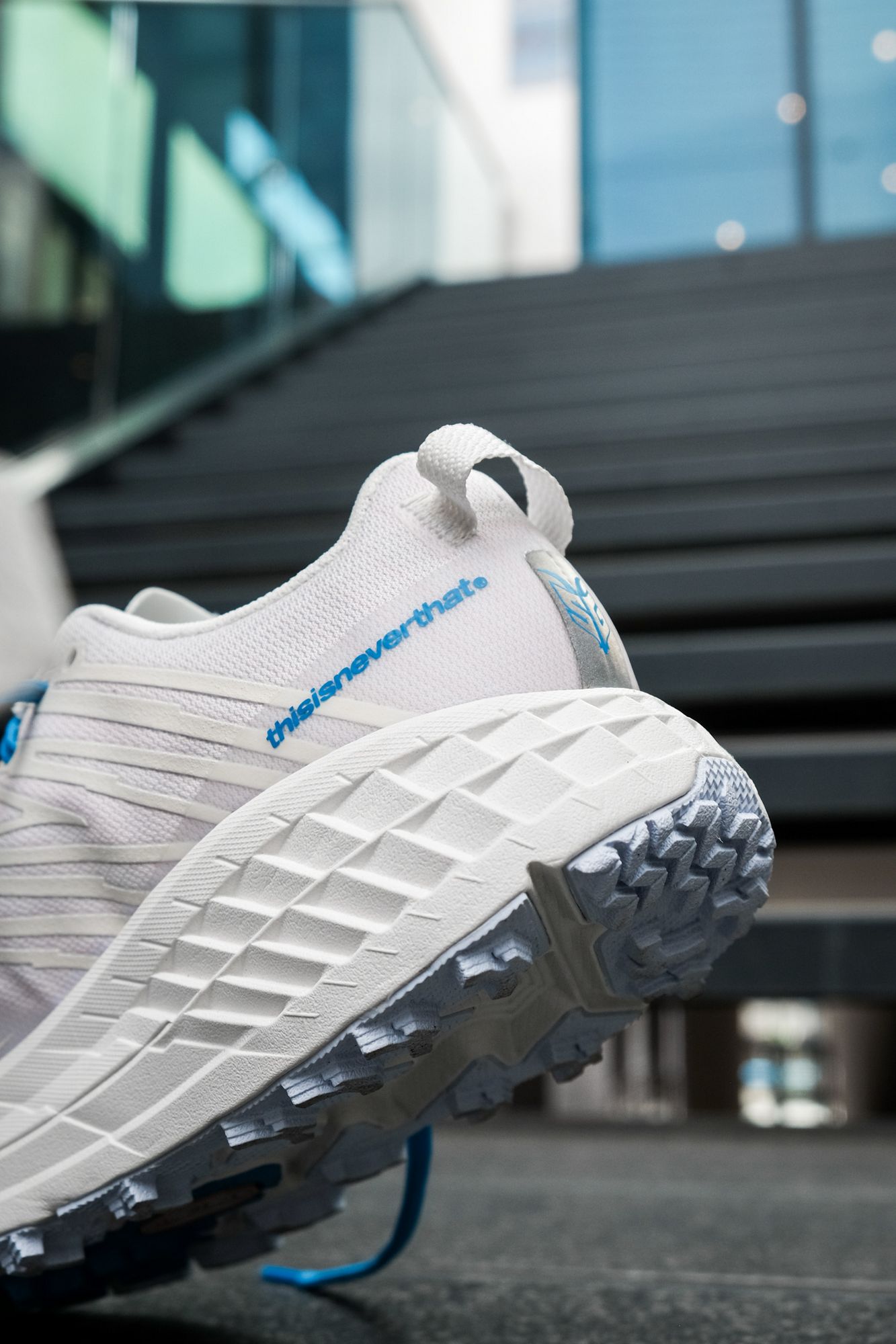 Performant mit Stil - HOKA ONE ONE & thisisneverthat releasen den Speedgoat 4