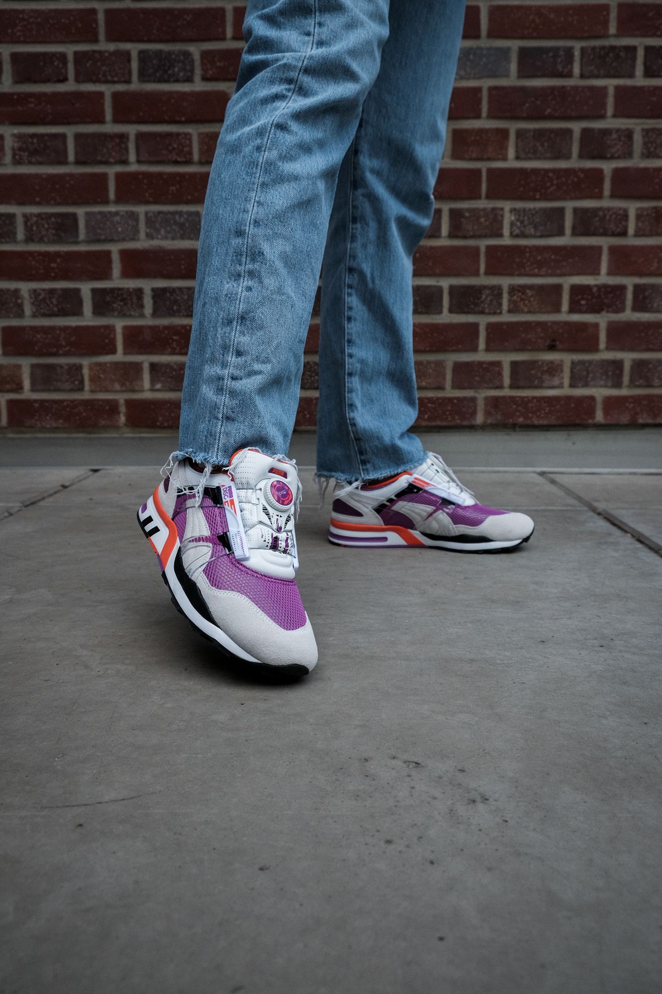 PUMA XS 7000 Vintage feat. Disc System - byzantium/Puma white - 373555-03 on feet shot