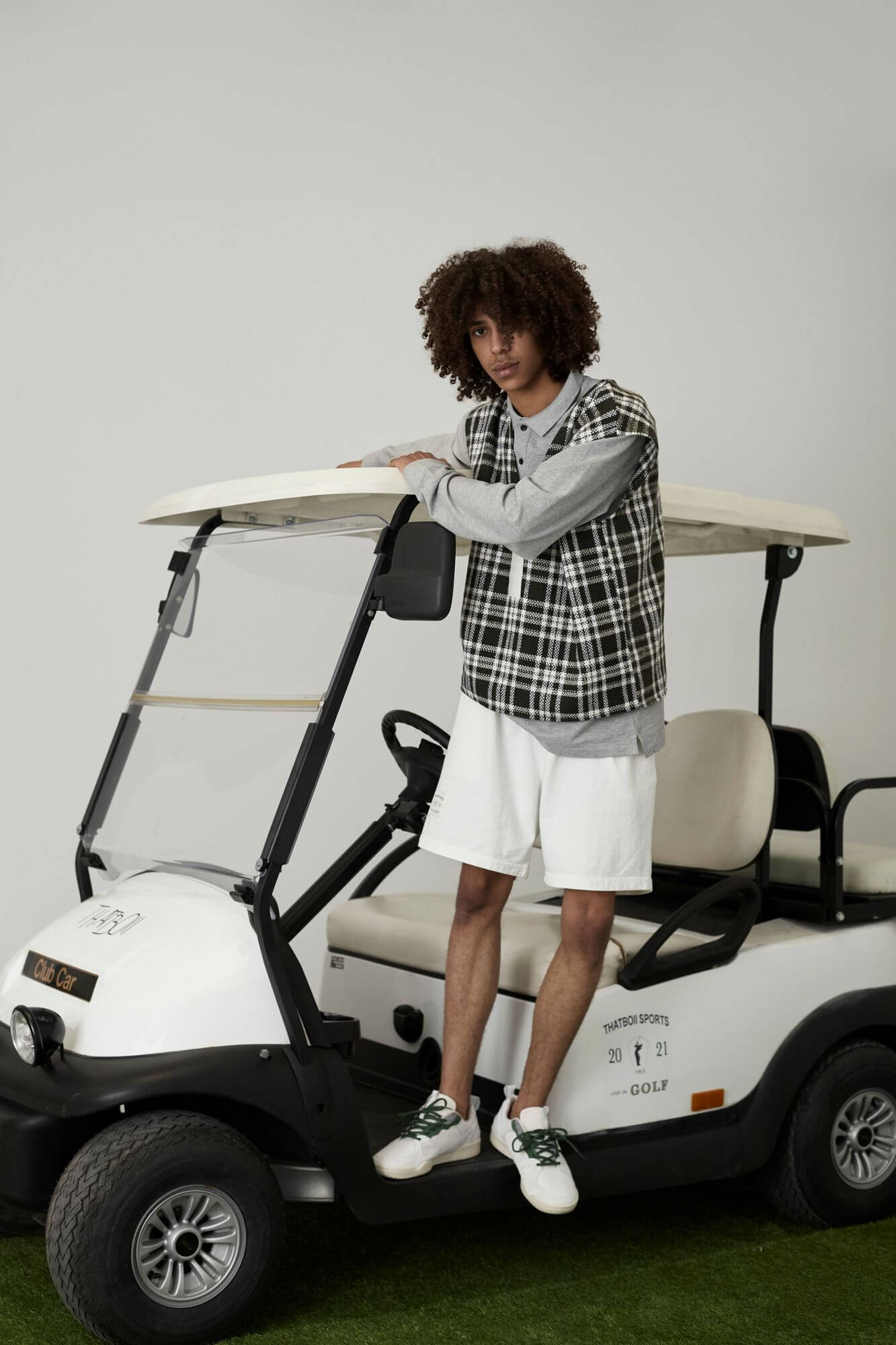THATBOII und Kangaroos releasen den Ultralite "Le Club" - Made in Germany