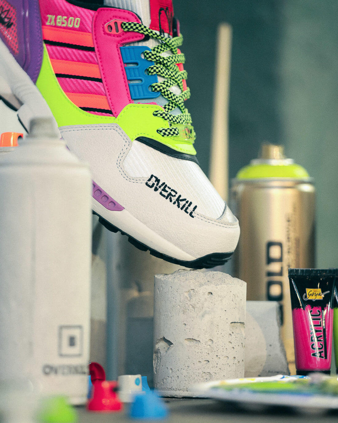 Im Zuge der "A-ZX-Series" releasen adidas & OVERKILL einen Hybriden: Den ZX 8500