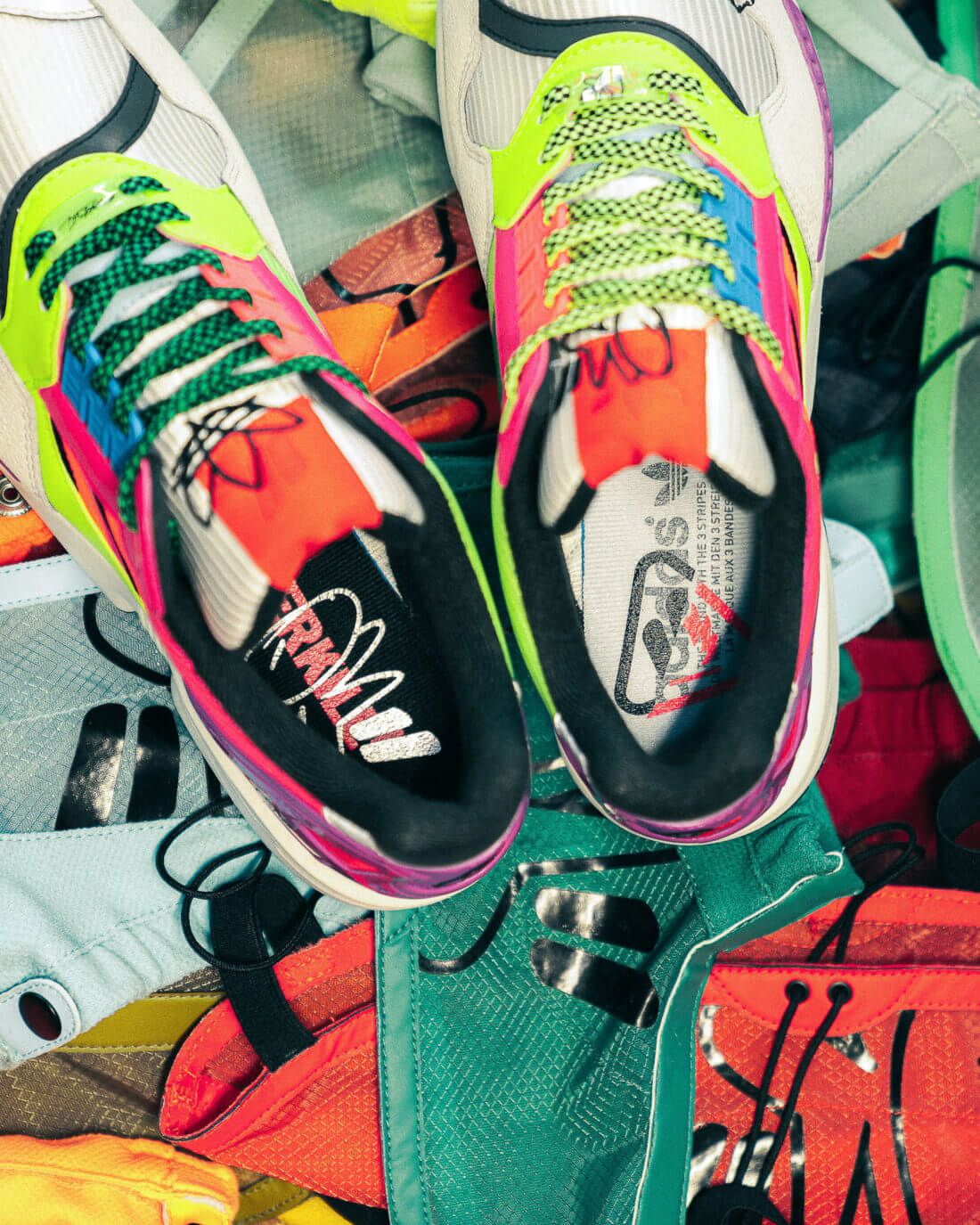 Im Zuge der "A-ZX-Series" releasen adidas & OVERKILL einen Hybriden: Den ZX 8500