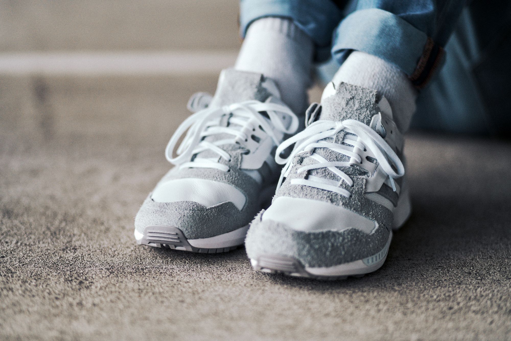 Maximaler Minimalismus Teil II - adidas Originals führt die Serie mit einer cleanen Version des ZX 8000 fort