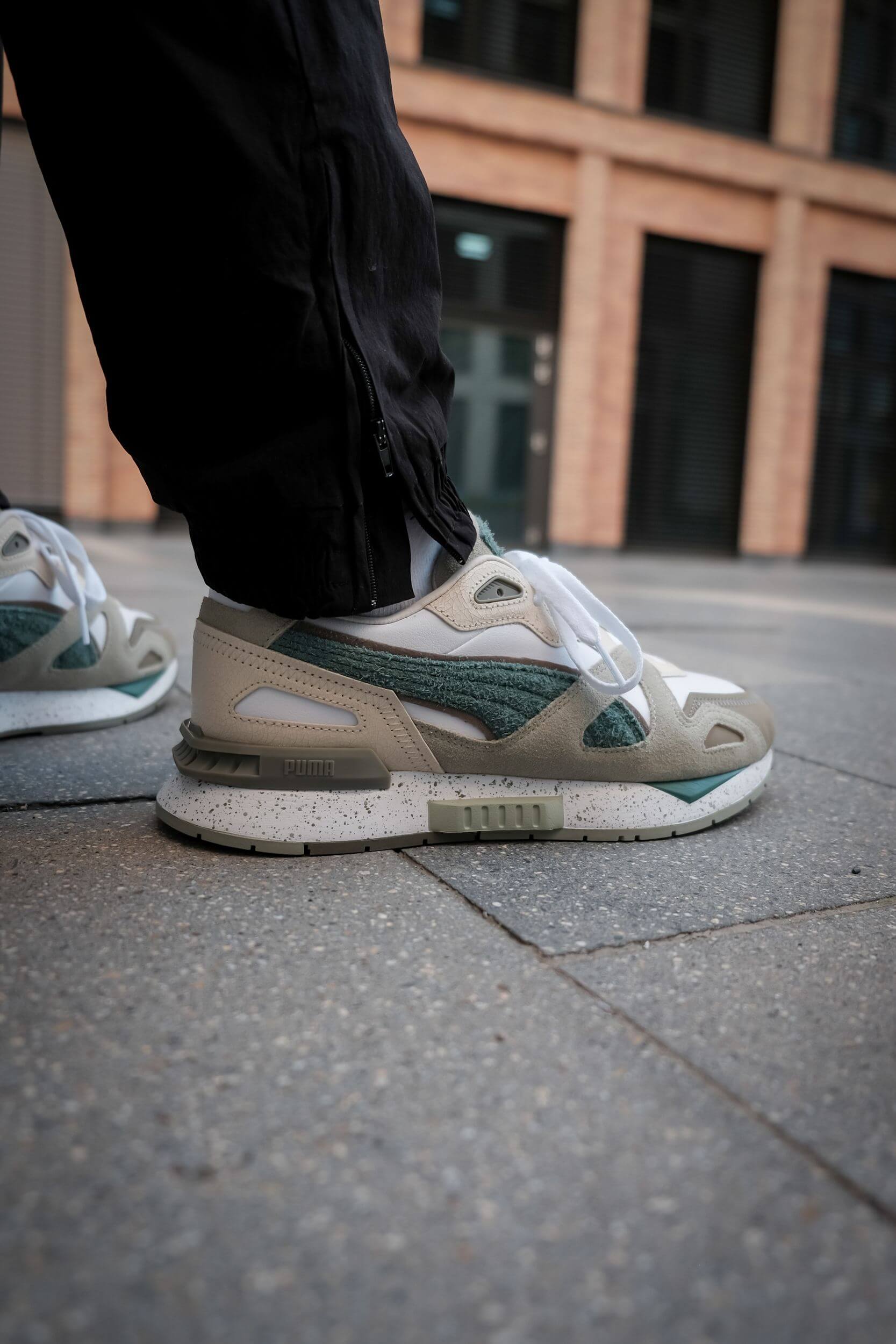 PUMA - Mirage Mox EB - 380515_01 - puma white-desert sage on feet foto