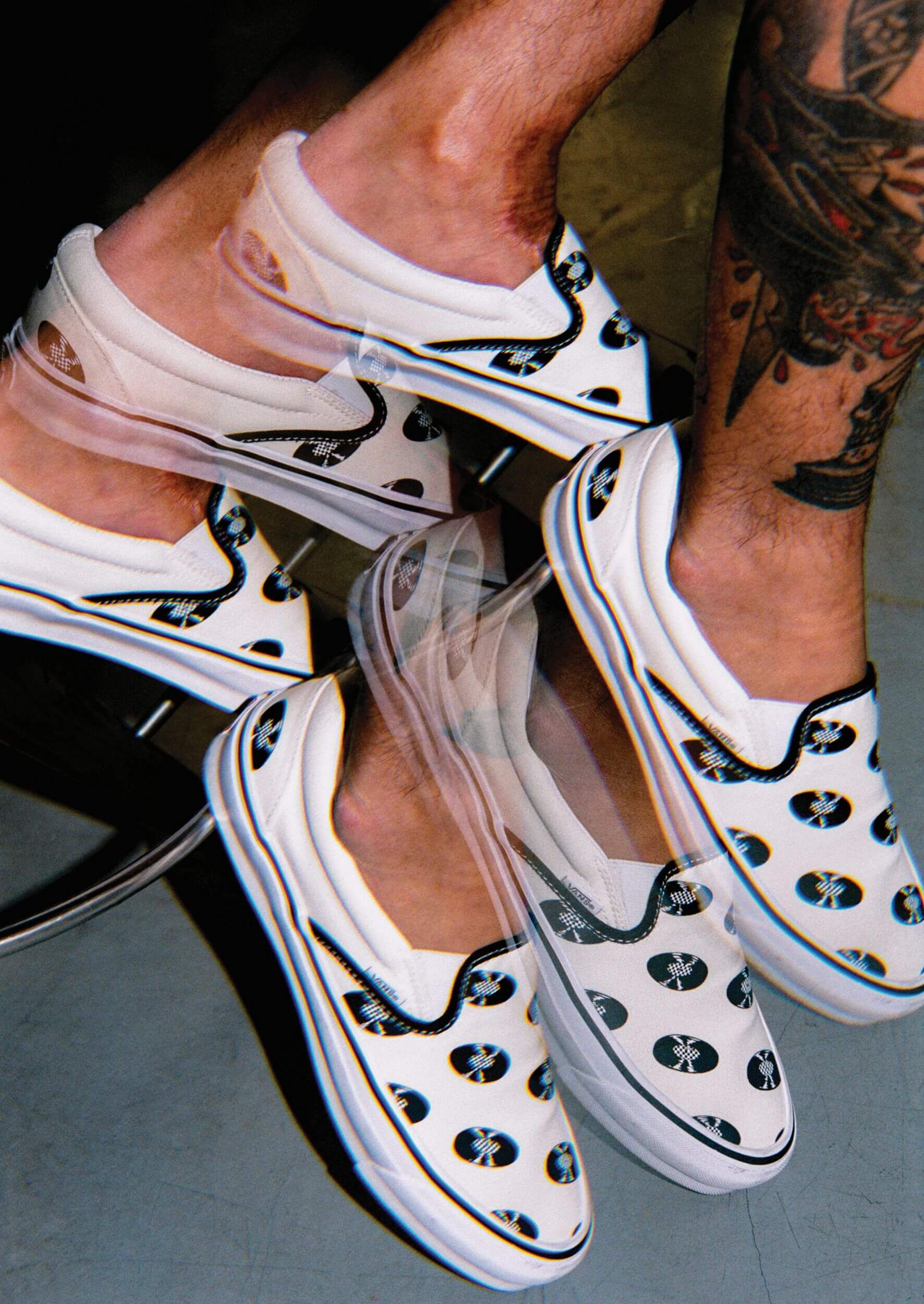 Vault by Vans x Wacko Maria - Classic Slip On mit Vinyl All-Over Print in lila, weiß und braun
