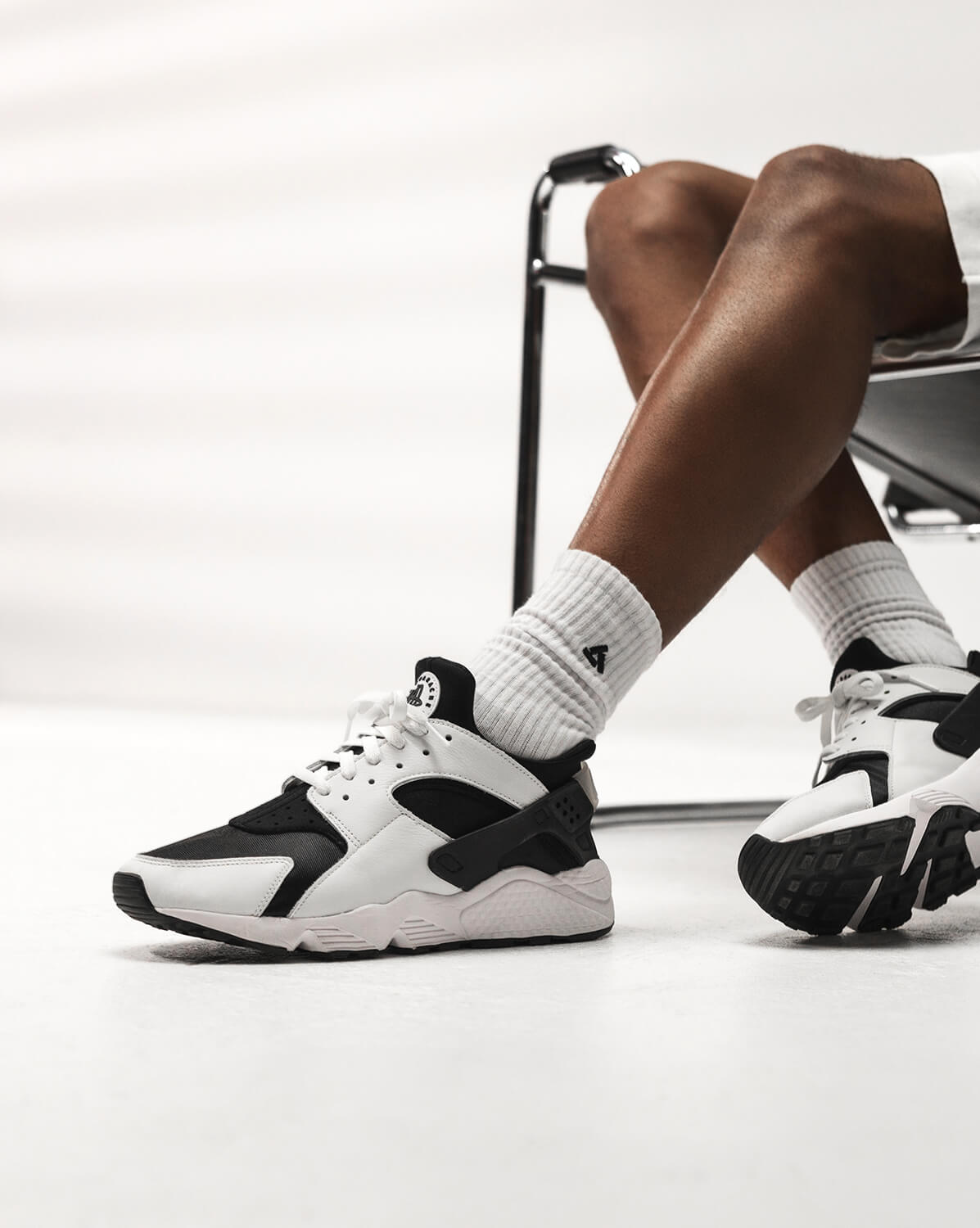 on feet photo of the Nike Air Huarache OG "Orca" - black/white/black - DD1068-001