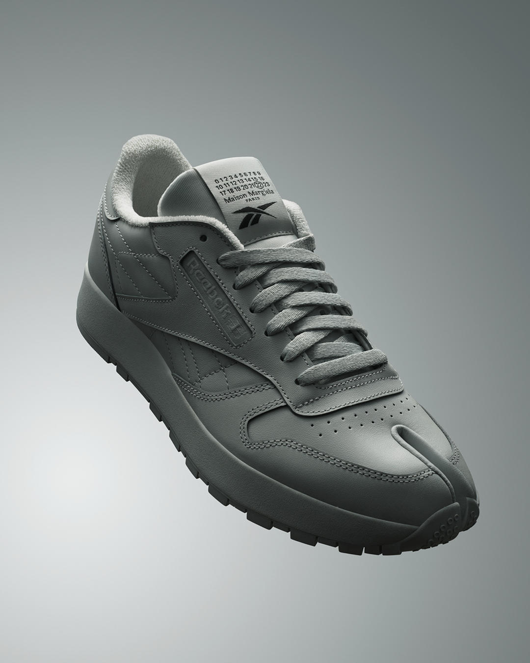 Reebok x Maison Margiela Classic Leather Tabi Sneaker red & grey
