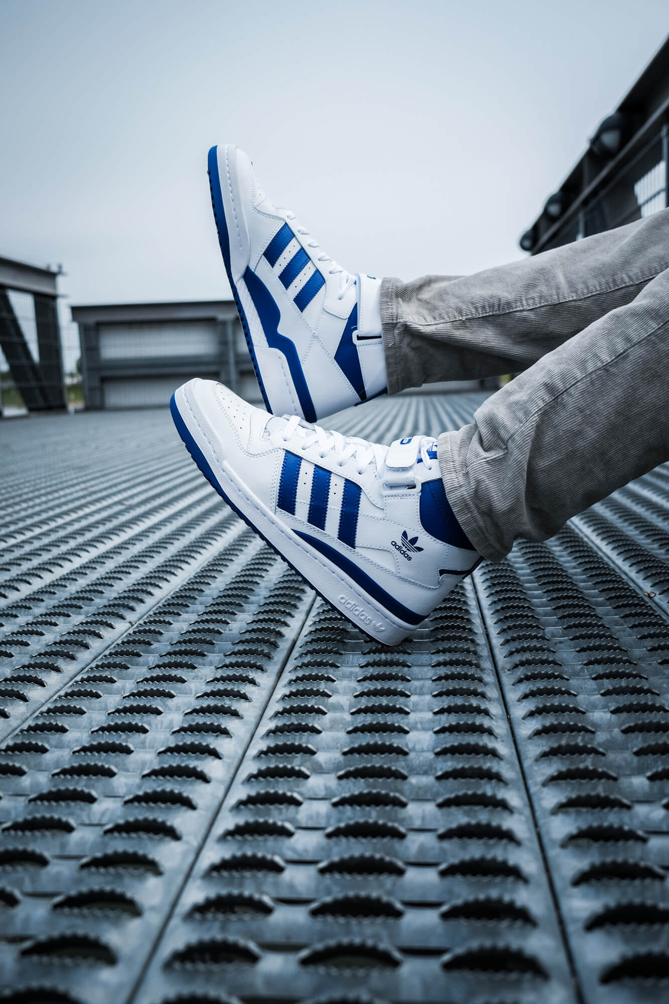 on feet photo 2 of the adidas Forum Mid - footwear white/royal blue - FY4976