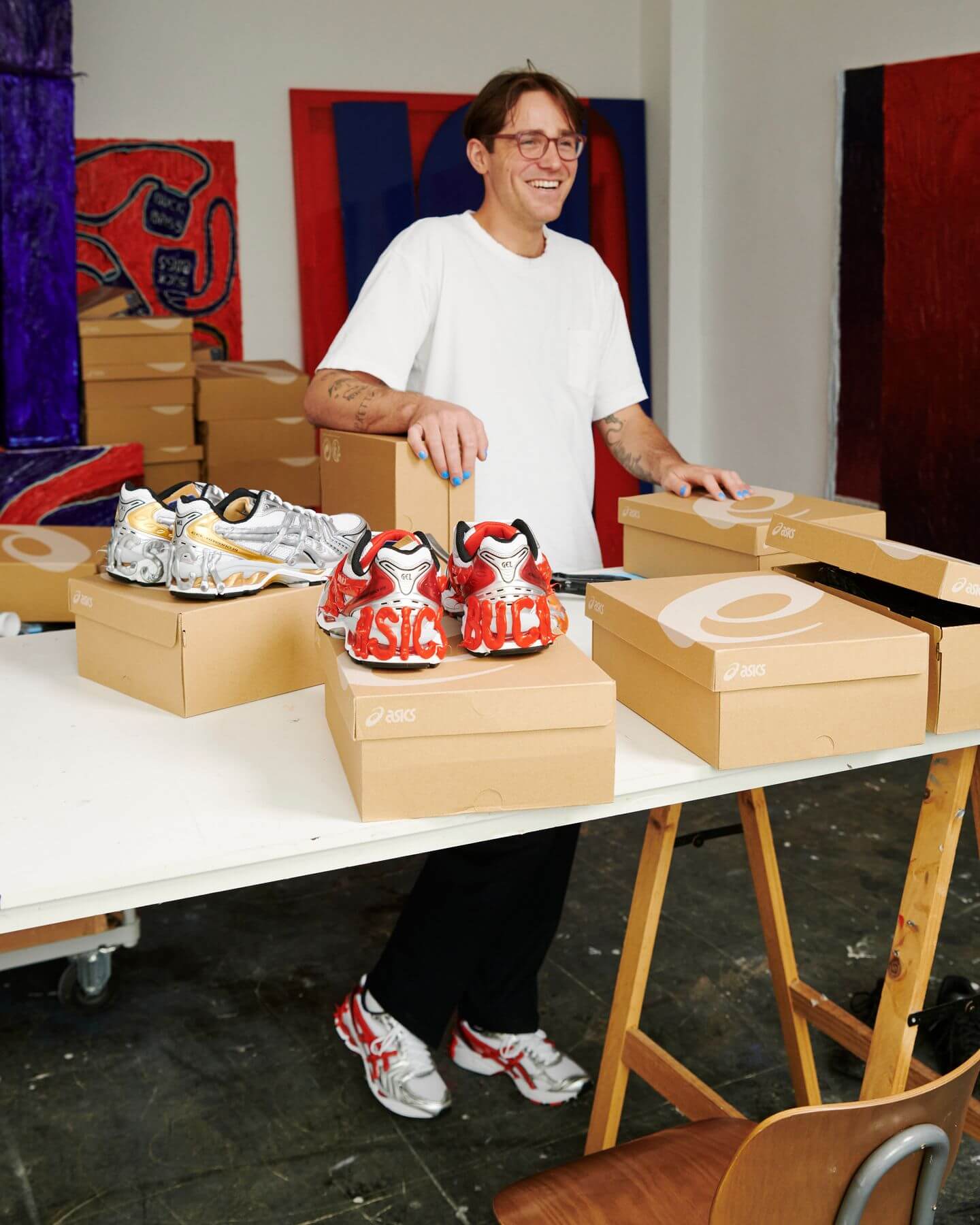 Dennis Buck bei der Arbeit - Crafts for Minds CFM Projekt mit ASICS SportStyle