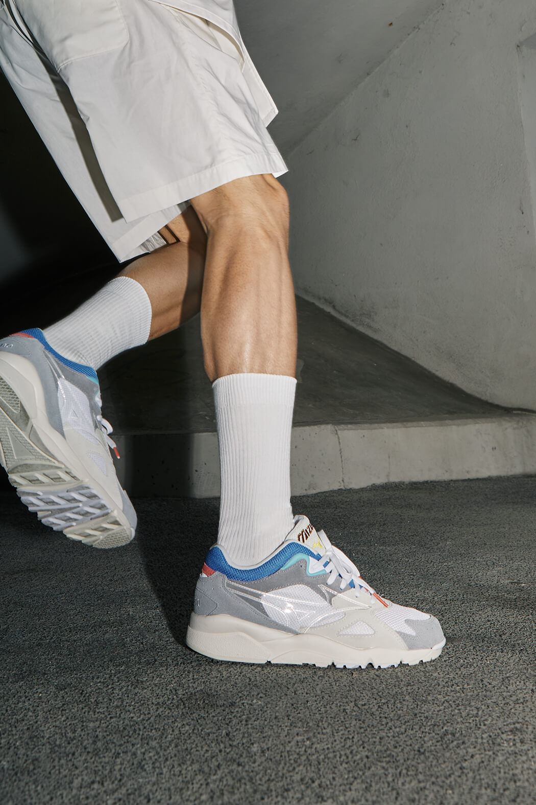 on feet photo: Mizuno - Sky Medal S - transparent run bird logo