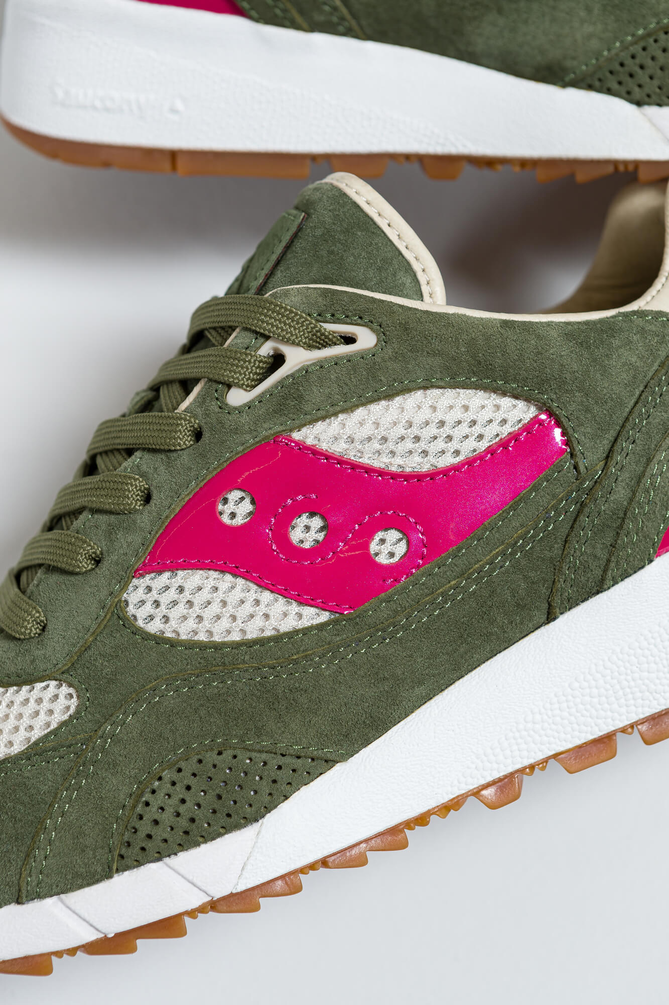 details of the Saucony x Up There - Shadow 6000 "Doors To The World" - S70570-1 - green