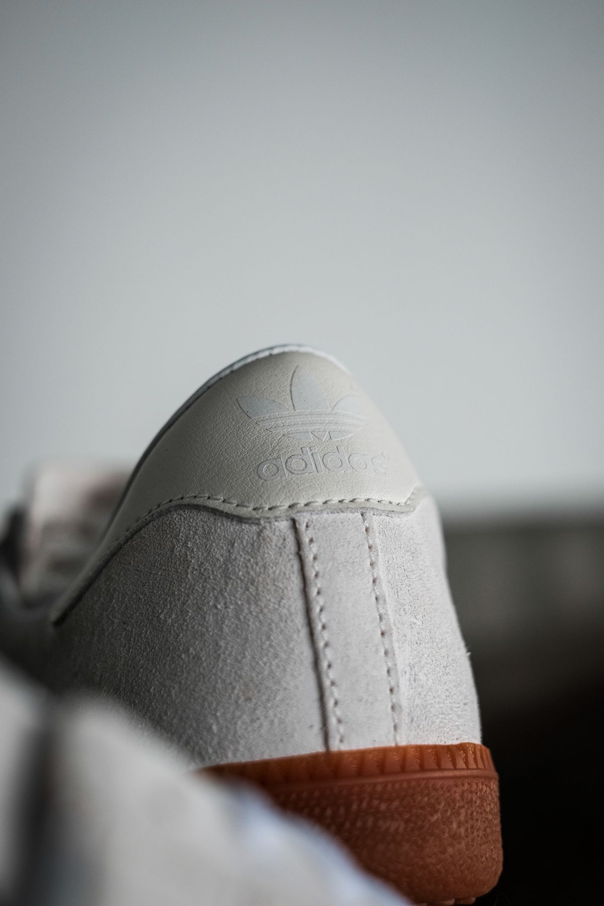 details of the adidas Originals - Blanc - cloud white/off white/gold metallic - H01800