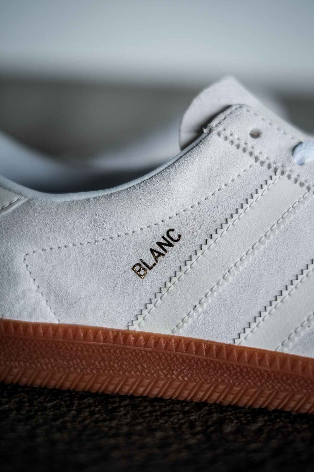 adidas gold foil logo BLANC - adidas Originals - Blanc - cloud white/off white/gold metallic - H01800