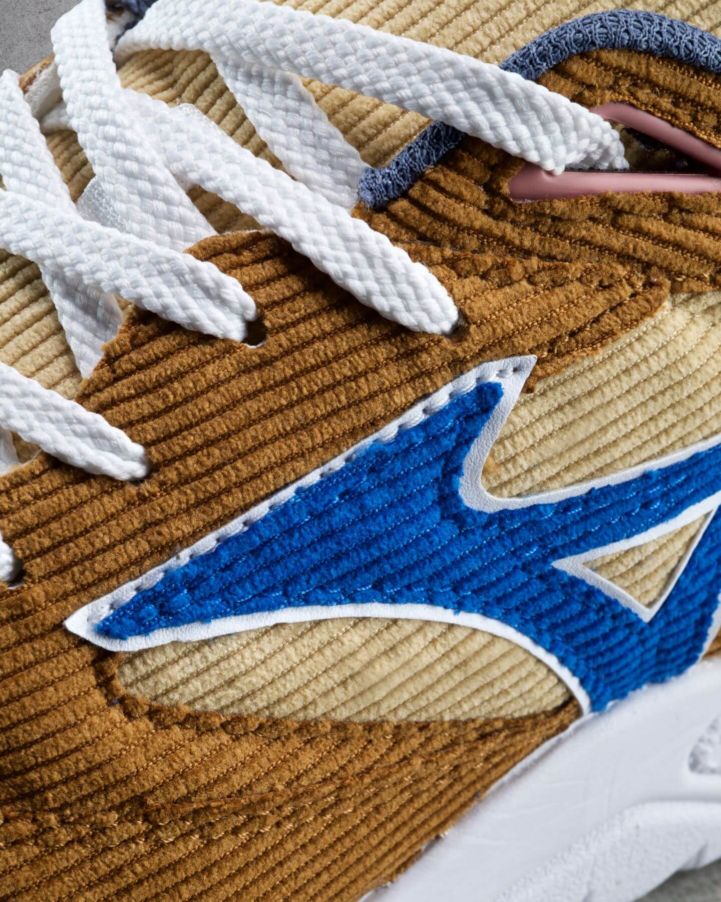 Mizuno x SHINZO Paris enthüllen ihr Design auf dem Contender