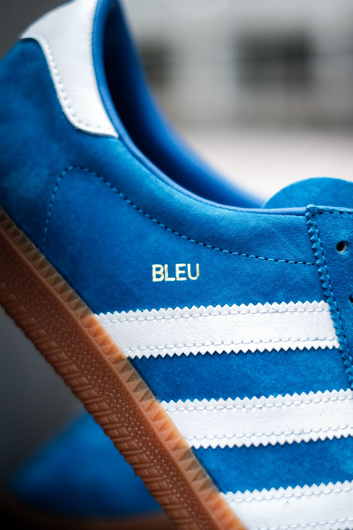 close up - gold foil bleu - adidas Originals - Bleu - bright blue/cloud white/gold metallic - H01798