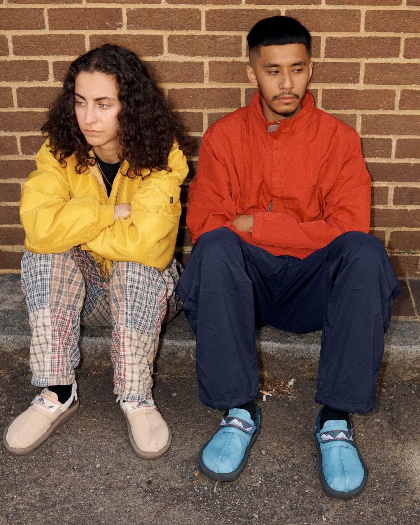 on feet photo of the Reebok - Natural Dye - Beatnik - GW2811 (beige) & GX8141 (blue)