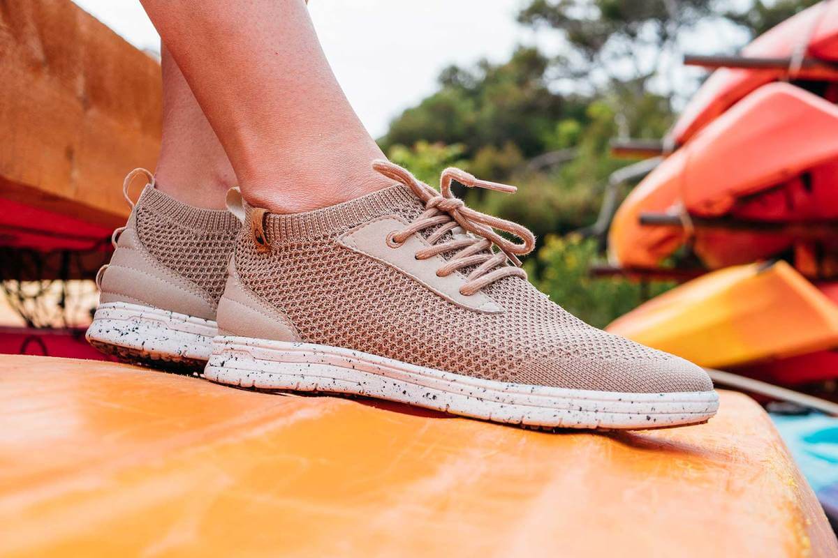 Dem französischen Schuhhersteller Saola gelingt die Verbindung von Nachhaltigkeit und modernen Designs