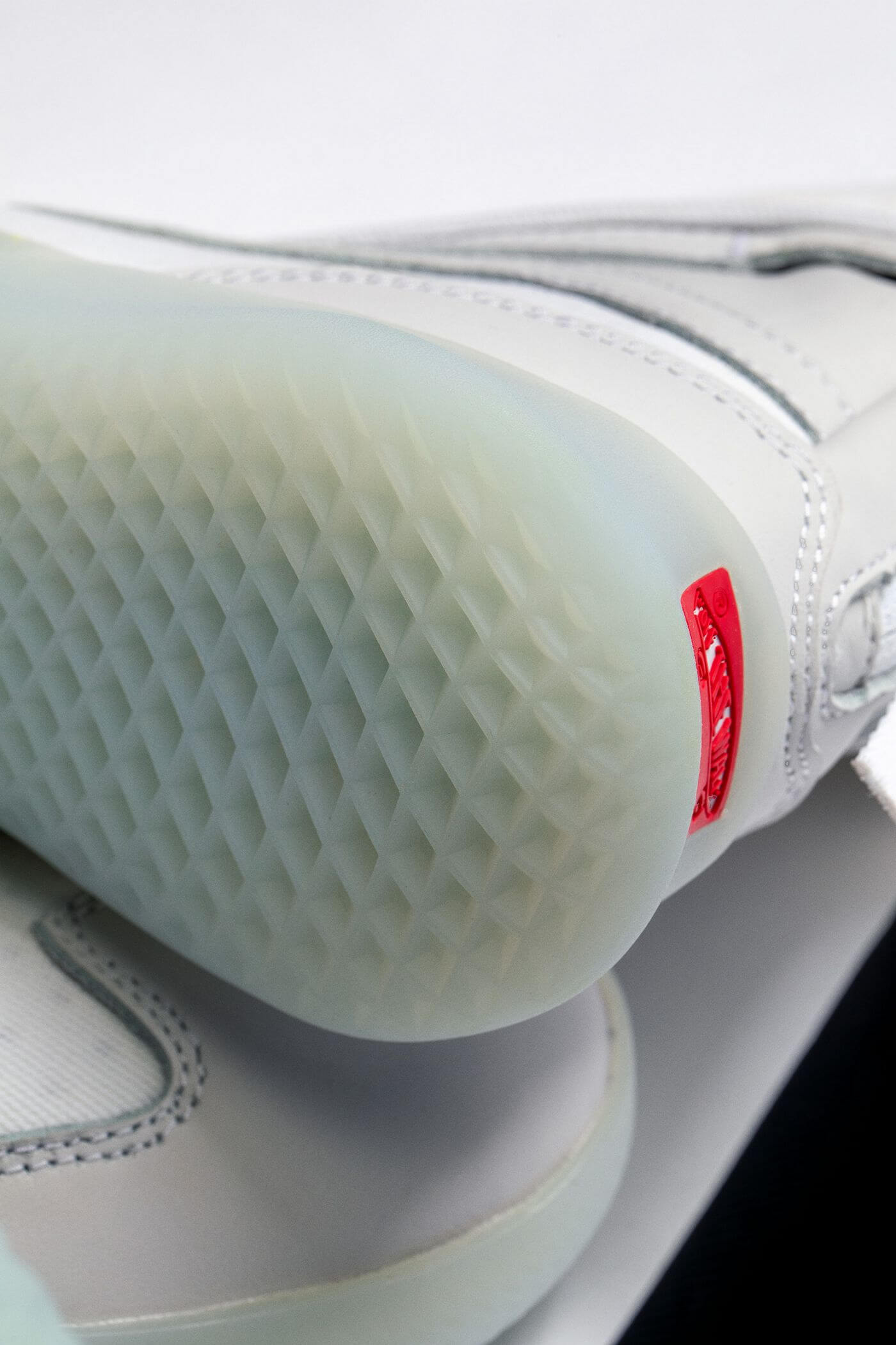 outsole of the Vault by Vans - Boot Skoot LX - white/white