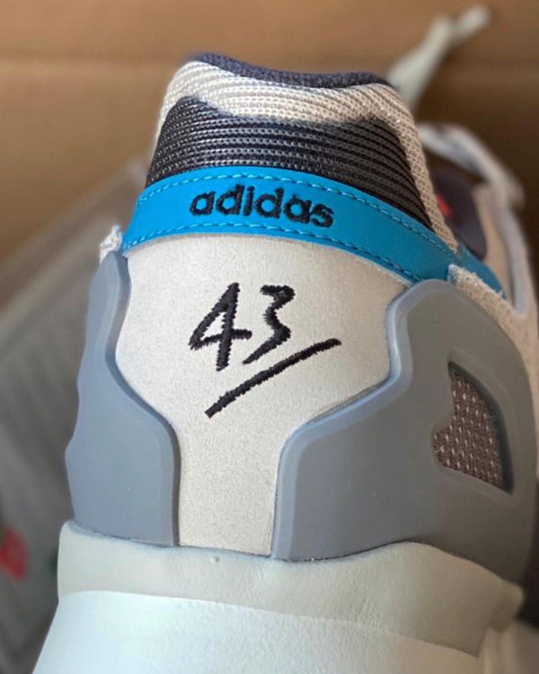 Erste adidas x 43einhalb Teaser aufgetaucht: Something, something, something ZX Torsion