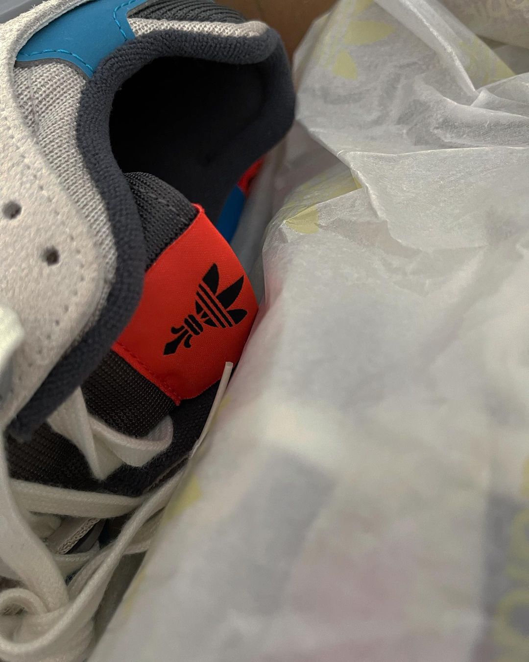 Erste adidas x 43einhalb Teaser aufgetaucht: Something, something, something ZX Torsion