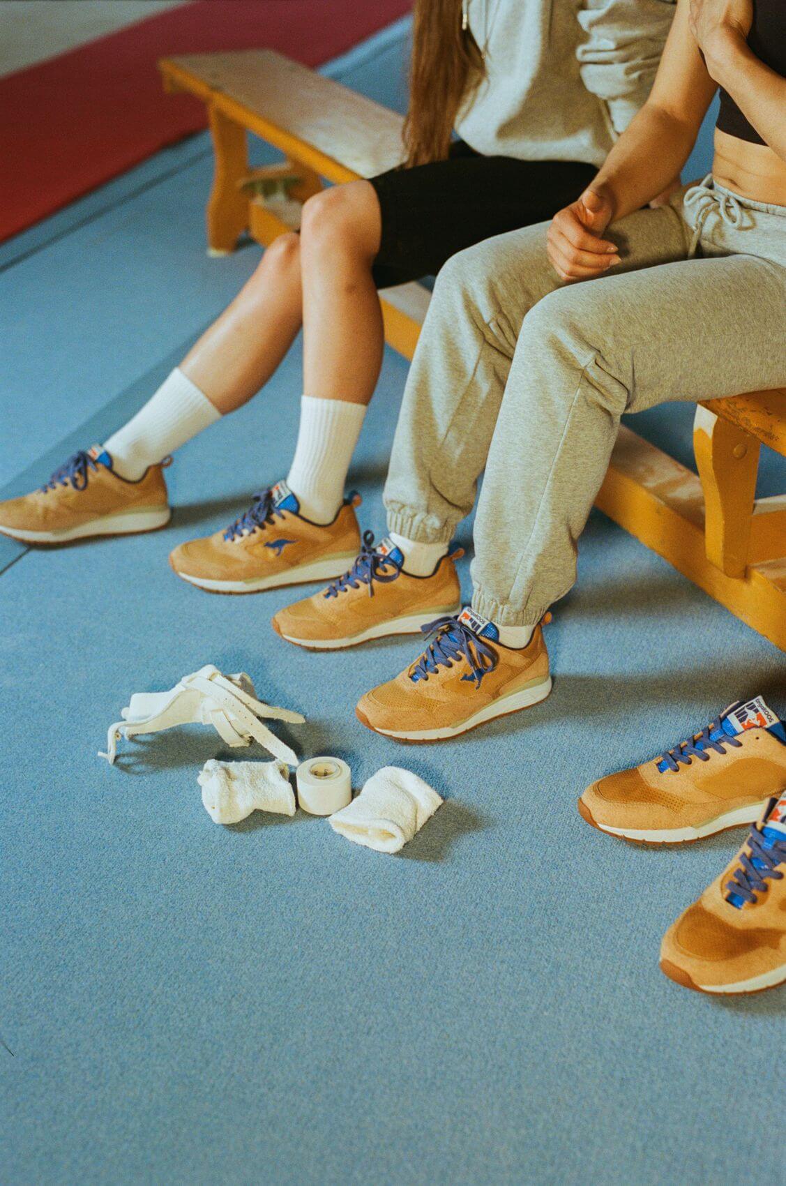 on feet photos of the KangaROOS x DTB (Deutscher Turner-Bund) - The DTB - brown/blue