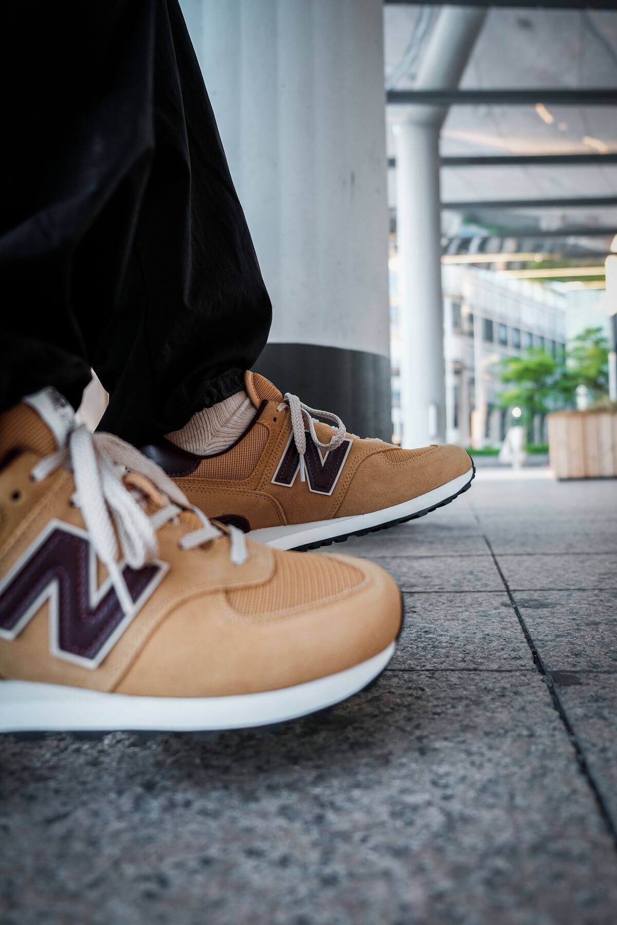 574 History Class Pack: Der New Balance ML574BF2 in „wheat brown“