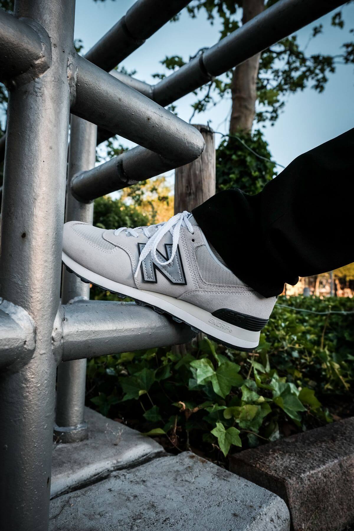 New Balance - 574 History Class Pack - ML574BH2 - white/navy on feet