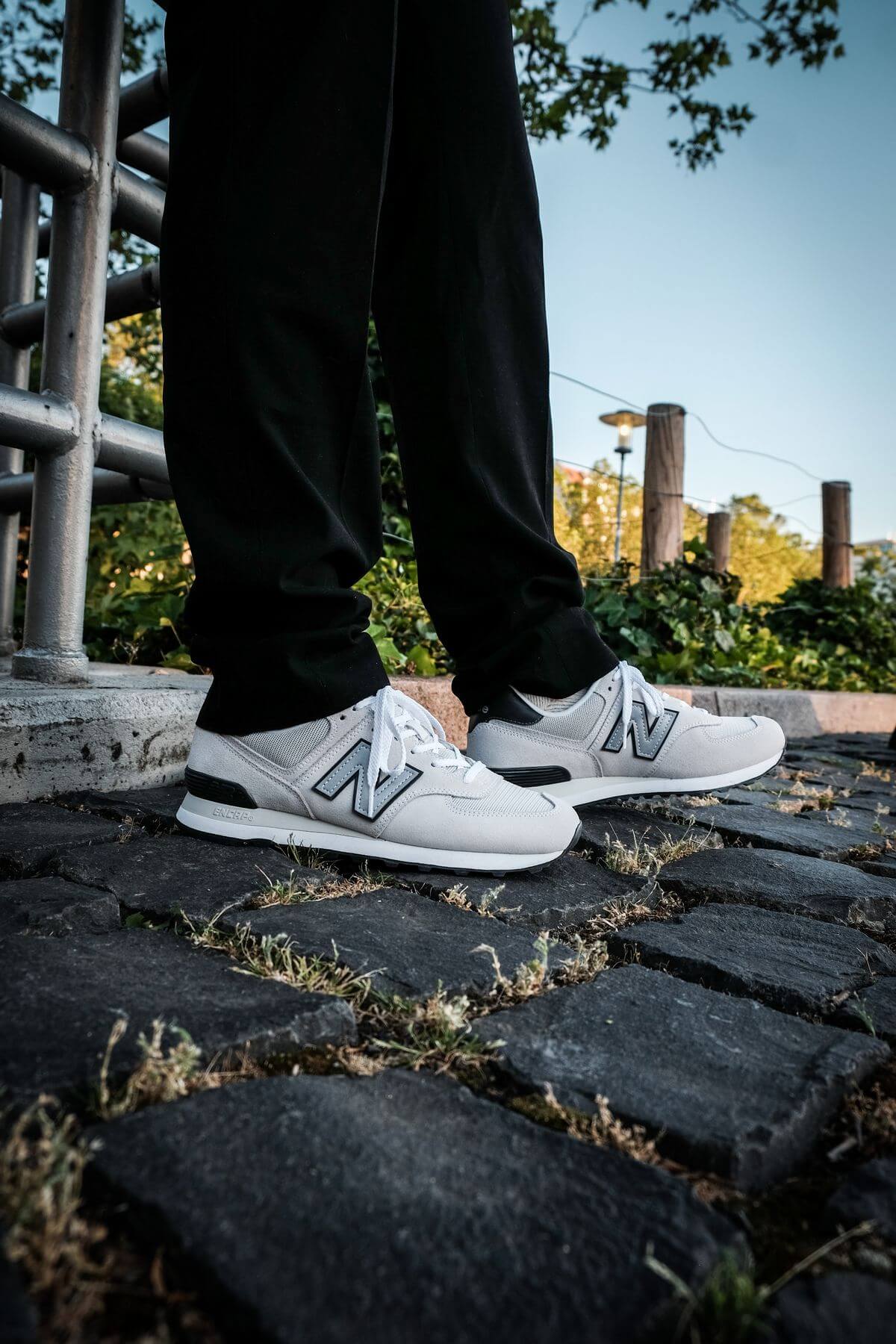 on feet photo of the New Balance - 574 History Class Pack - ML574BH2 - white/navy
