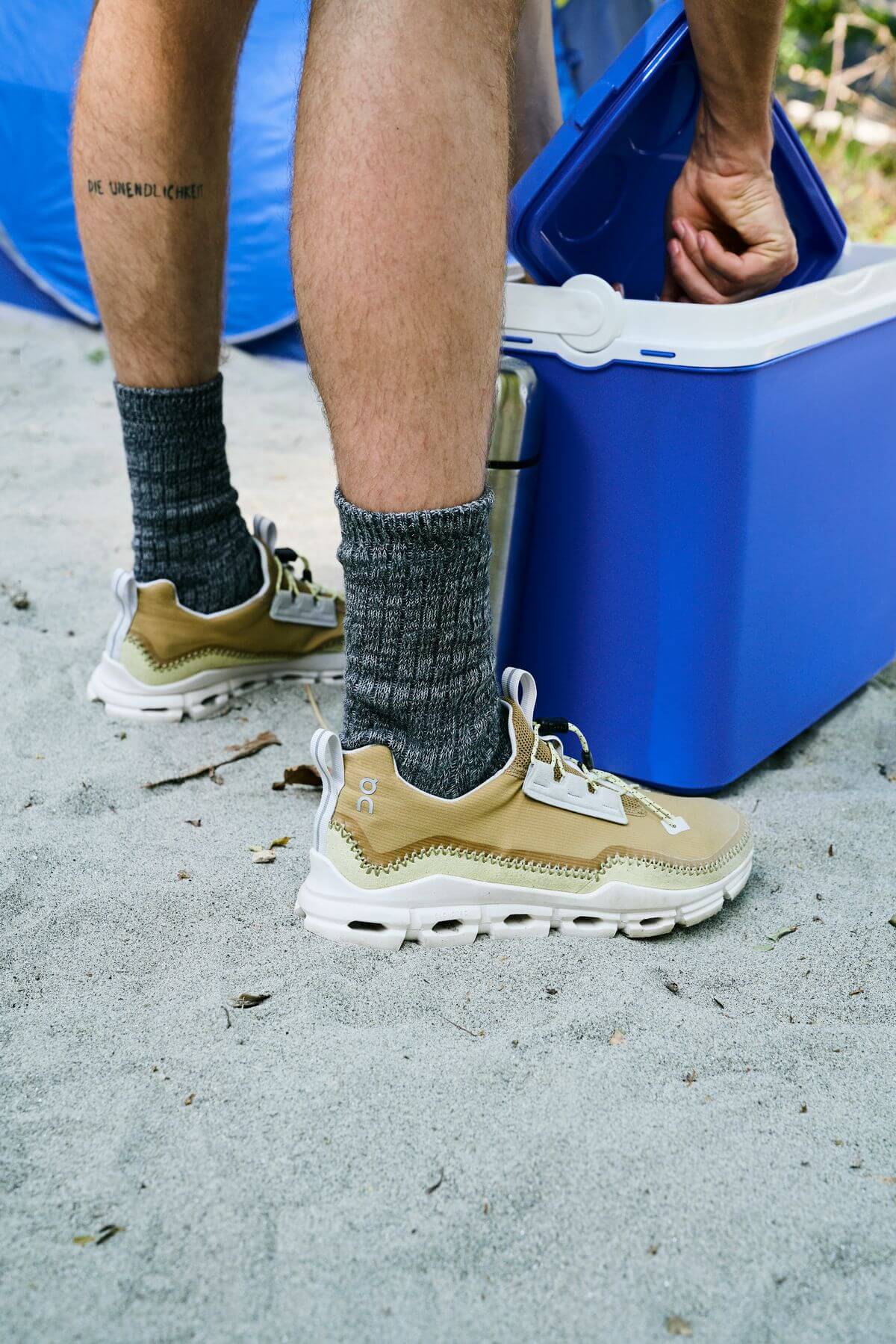 on feet - On Cloudaway - ein Hybrid-Outdoor-Schuh/Sneaker