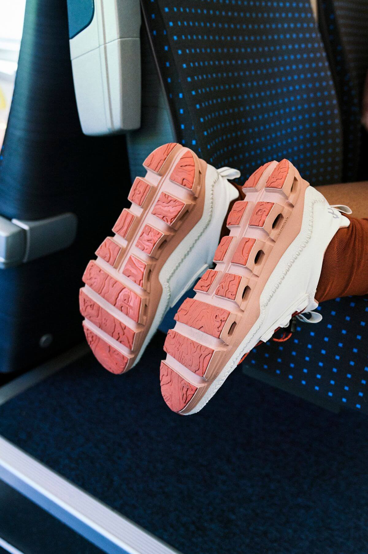 On stellt neuen Hybrid-Outdoor-Sneaker vor: Der Cloudaway