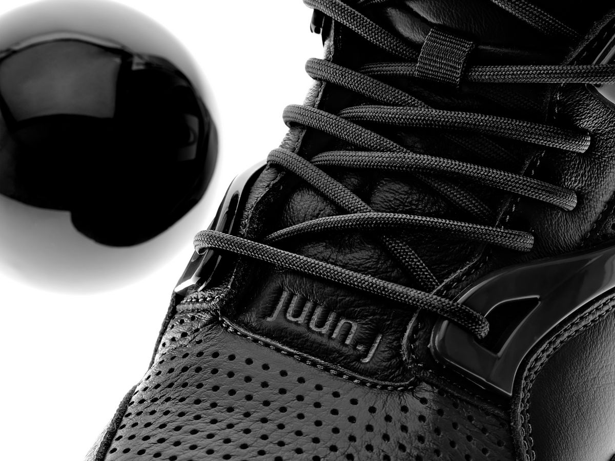 juun.j logo on the Reebok x JUUN.J Pump Omni Zone II - black/cold grey 7/cold grey - GW8004