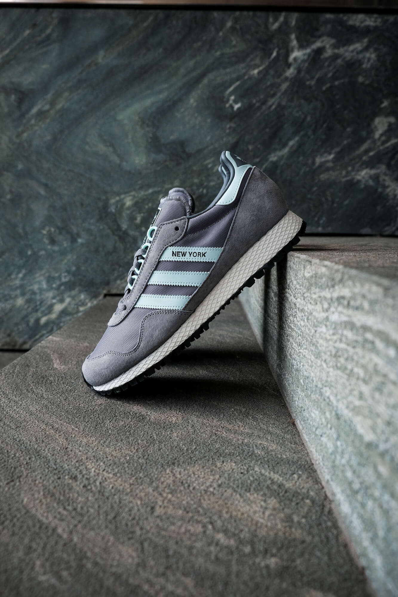 on feet photo of the adidas - New York "almost" OG - grey/halo blush/core black - GY0234