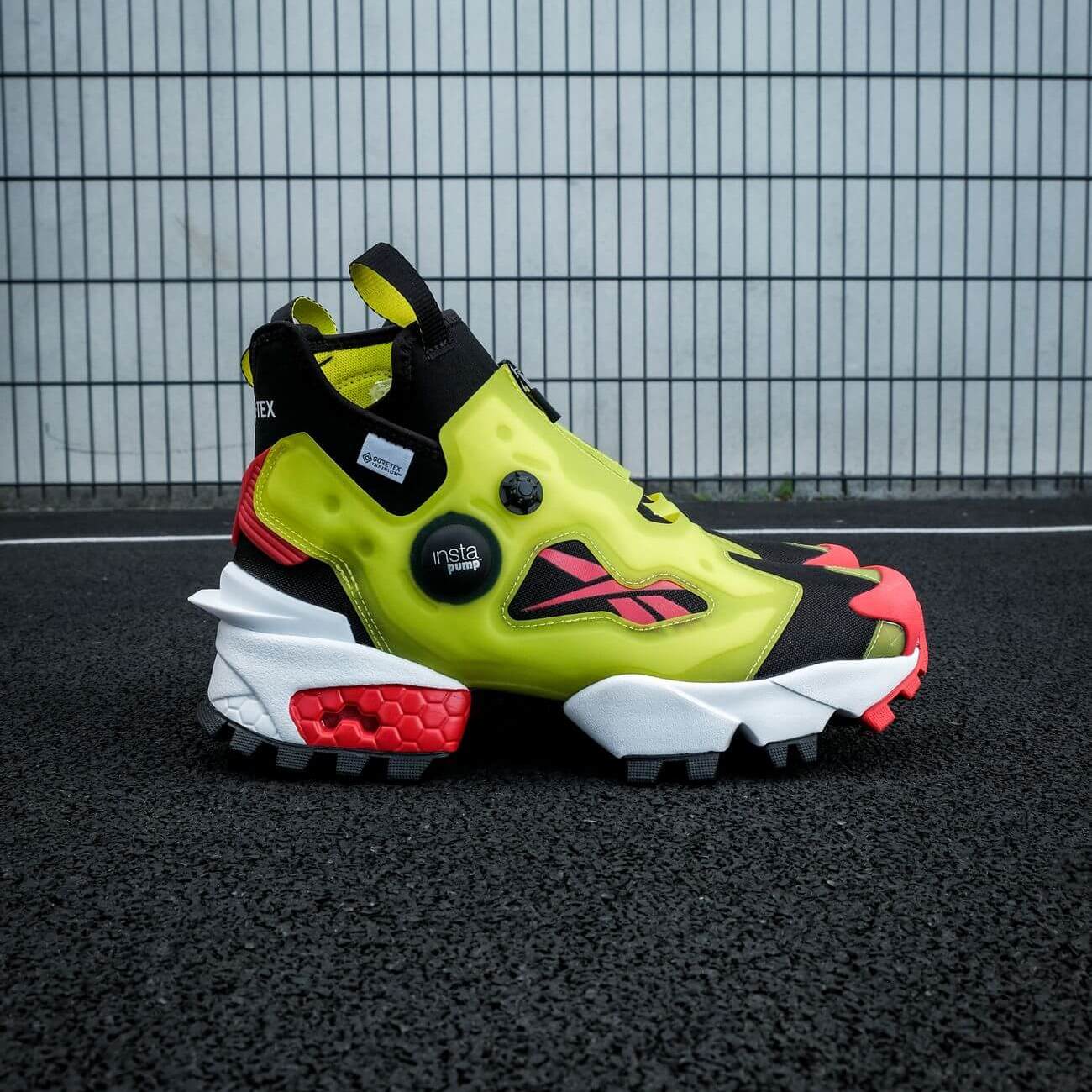 Reebok - Insta Pump Fury OG Hi Gore-Tex Infinium - black/acid yellow/vector red - S23866