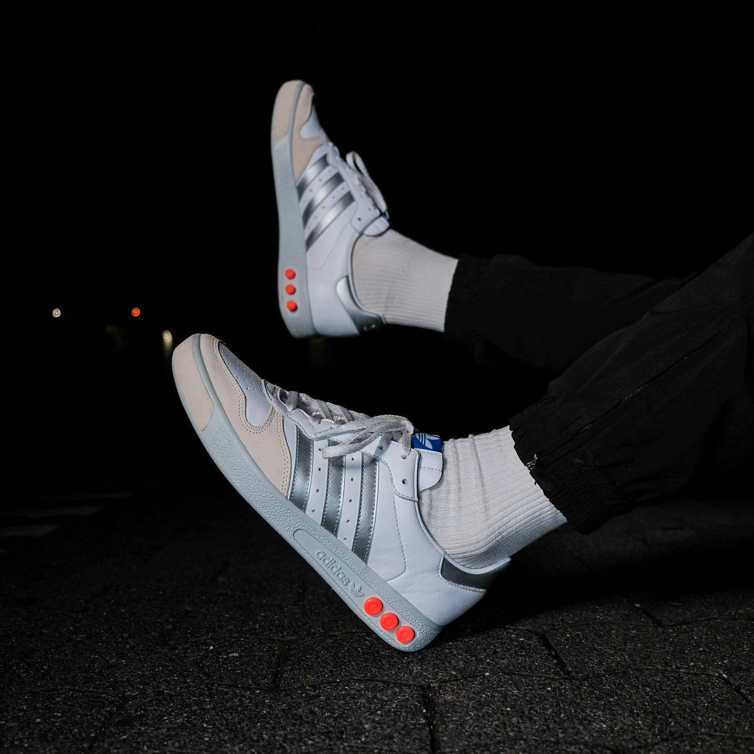 adidas - G.S. - cloud white/silver metallic/wonder white - H01818 on-feet foto