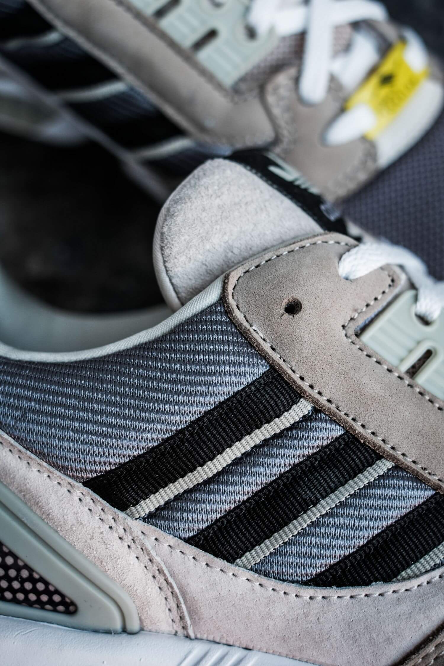 adidas - ZX 8000 - feather grey/core black/aluminium - H02124