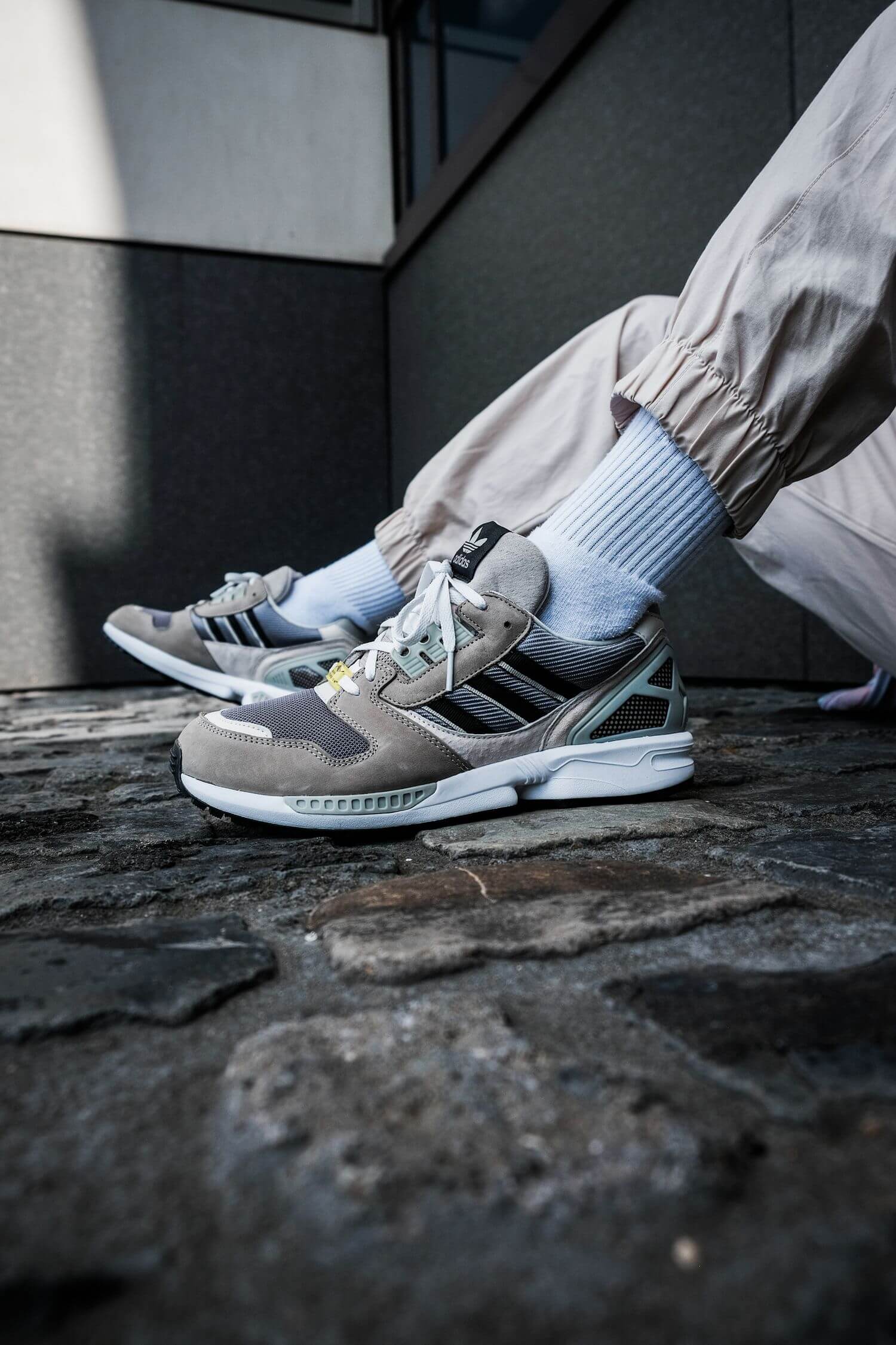 on feet - adidas - ZX 8000 - feather grey/core black/aluminium - H02124