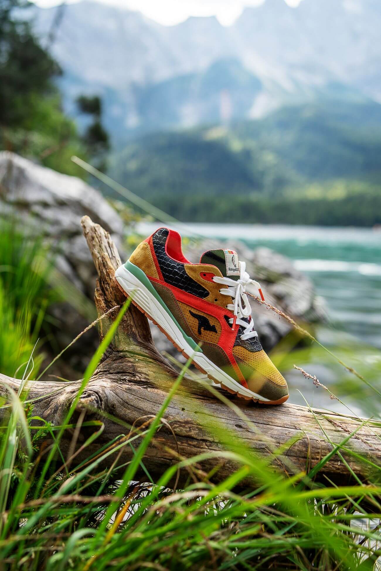 KangaROOS x Bisso x Max - ROOS UNITED - Runaway - "Rainbow Trout"