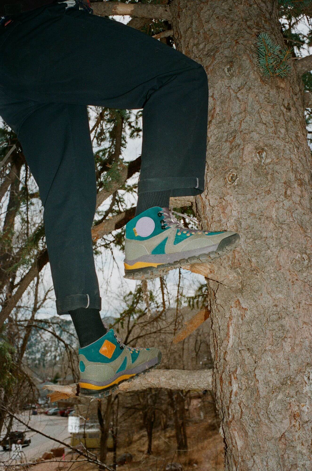on feet - Vault by Vans x Taka Hayashi - AMZN TRL V3 LX Boot - deep teal/chalk violet