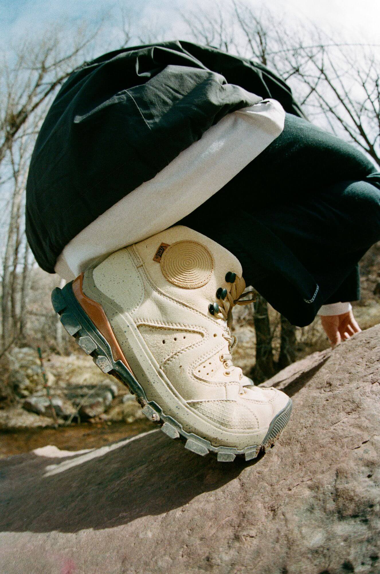 Vault by Vans x Taka Hayashi - AMZN TRL V3 LX Boot - marzipan/pebble on feet 