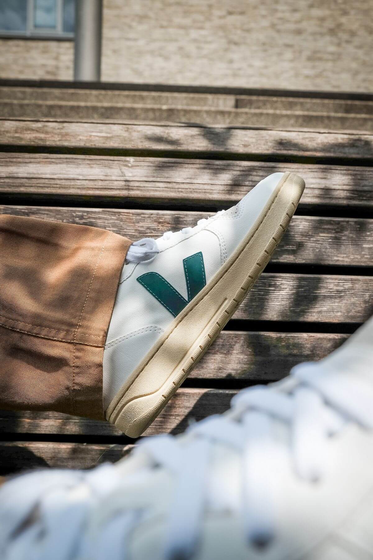 on feet photo - VEJA - V-10 CWL - white/brittany - butter sole - VX072733B
