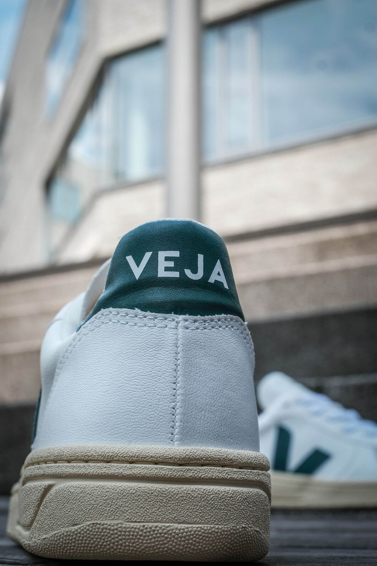 heel details - veja logo 
