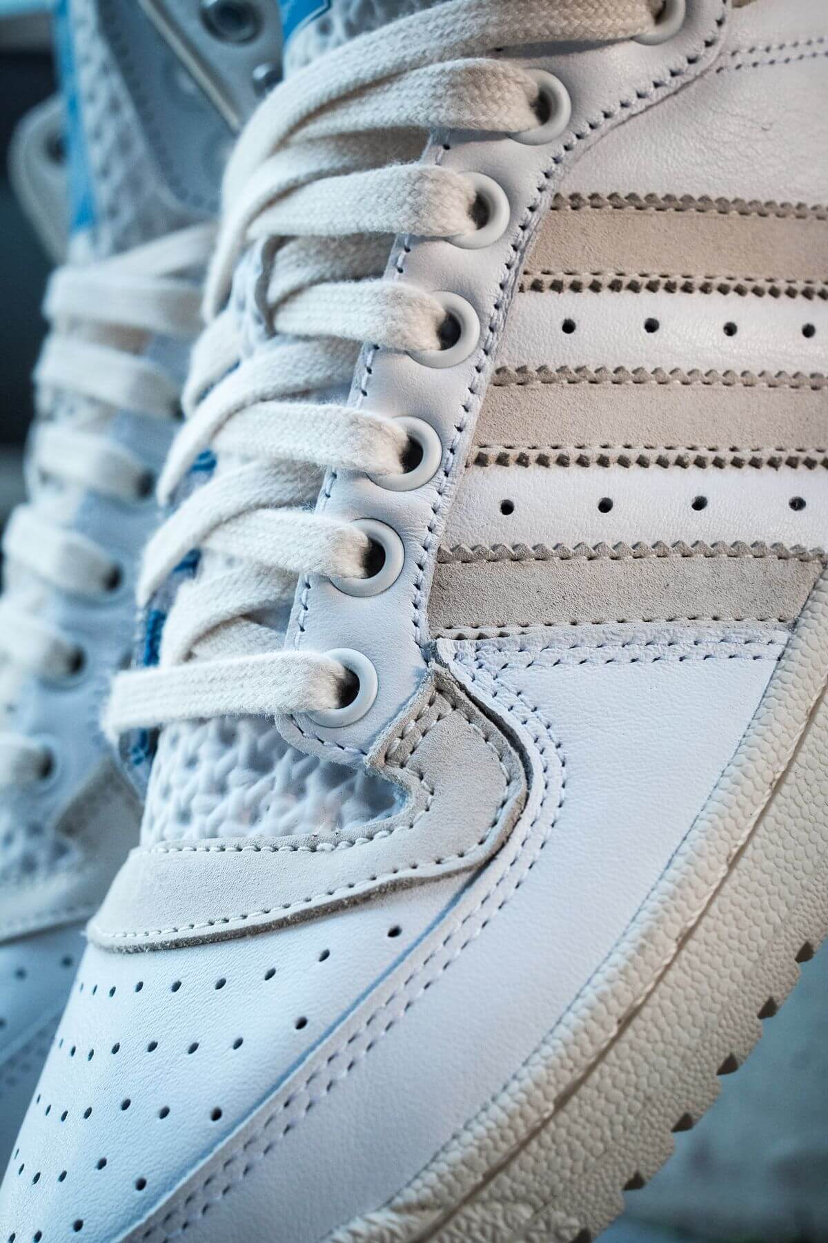 details, toe box - adidas - Top Ten - "Home Of Classics" - footwear white/chalk white/blue birch - GZ8941
