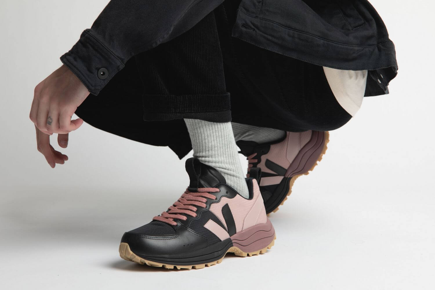 VEJA x Emir Shiro - Venturi Ripstop - black/rose - VT012744